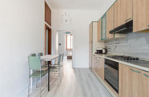 Central Station Apartment | Turquoise Mini Flat near Centrale FS