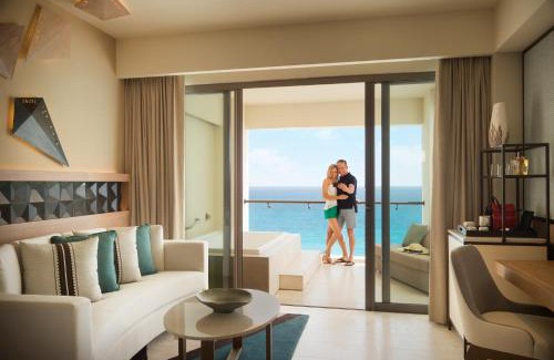 Punta Cancun Resort | Turquoize at Hyatt Ziva Cancun - Adults Only - All Inclusive