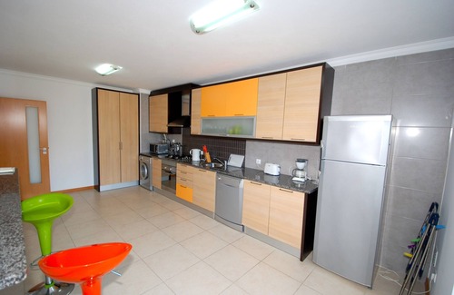 Nazare Apartment | Turtle - 3 bedroom apartment in Nazaré with 2 shared pools and private terrace