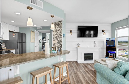 McCutcheon Field Condo | Turtle's Haven-Oceanview 1 BR Condo-2 pools, game room, gym, sauna, restaurants