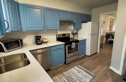 Murrells Inlet House | Turtle's Nest-Free BEACH pass! 2 King bedrooms, Golf/Fish, Walk to restaurants!