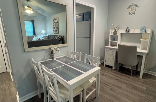 Murrells Inlet House | Turtle's Nest-Free BEACH pass! 2 King bedrooms, Golf/Fish, Walk to restaurants!