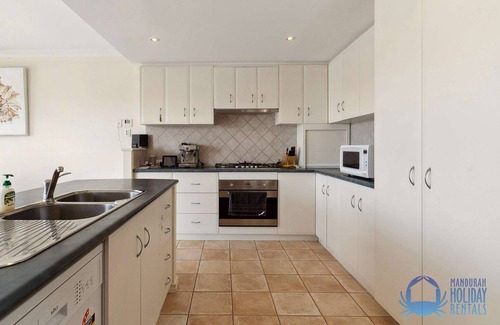 Wannanup House | Tuscan Escape in Wannanup