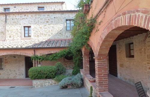 Cortona Apartment | Tuscan sun in elegant condo with private parking, at 3km from Cortona