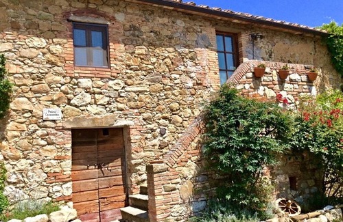 Chianni House | tuscany country house looking out over 180° of the enchanting Volterra panorama