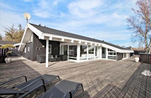 Bratten Strand House | TV1170-Jerup-Engblommen-7