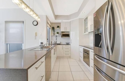Maroochydore House | TWELVE @ 12 Private Central Maroochydore
