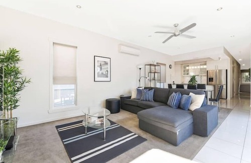 Maroochydore House | TWELVE @ 12 Private Central Maroochydore