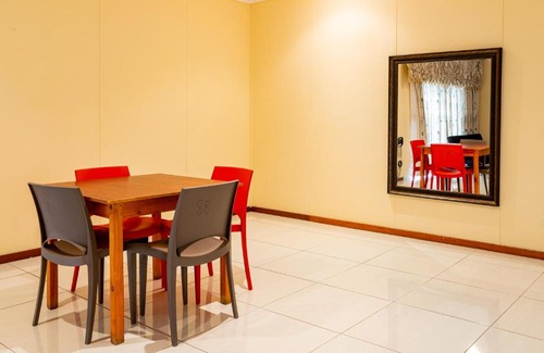 Umtata Apartment | Twenty 4 Hour Rest Bed & Breakfast 2