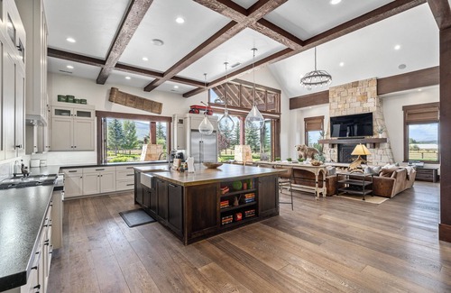 Oakley House | TWILIGHT MOON RANCH, featured in "Yellowstone",nAdd Barnhouse up to 32 guests