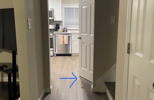 Plainedge House | Twin bedroom 1 minutes to Highway