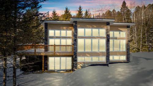 Riviere-Rouge House | Twin Cottages by the River - Corpo & Events