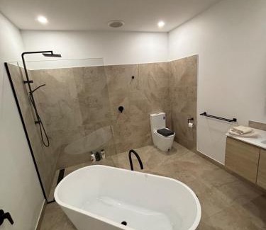 Broken Hill Apartment | Twin Ensuite Lux CBD apartment