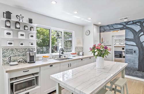 Sonoma House | Twin Oaks Pool, Garden, Terrace, Bocce & Hot tub