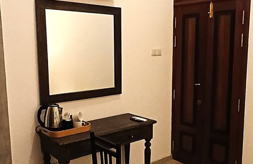 Polgasowita Villa | Twin or Double Room at Charming Villa -Wi-Fi & AC near Colombo