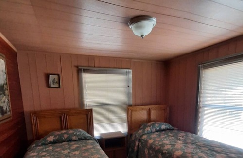 Okeechobee Cabin | Twin Palms - C05 Cabin #05