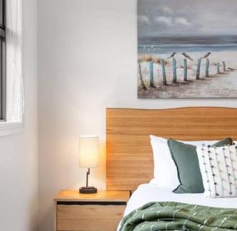 Aldinga Beach House | Twin Paradise - 8BR Paradise Point & Palms