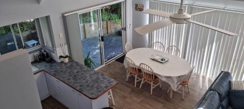 Boomerang Beach House | Twin Peaks 1
