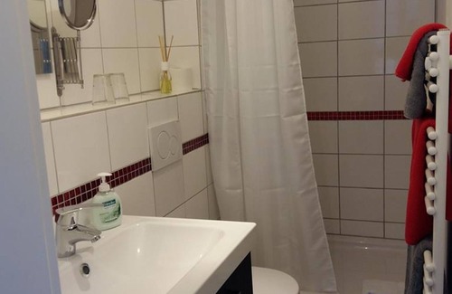 Monschau Cottage | Twin Room "Shanghai" - B & B The Little Globetrotter
