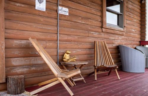 Okeechobee House | Twins Red Cabin Escape