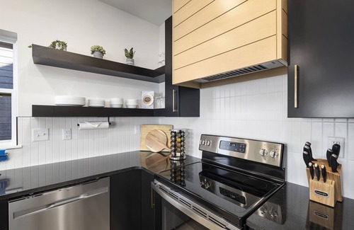 Hollister House | Two 7 bd homes w/hot tubs, sauna, & fire pits