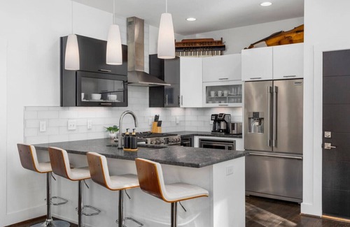Belmont - Hillsboro House | TWO Adjacent Homes in 12 South, Belmont - Sleeps 20 People