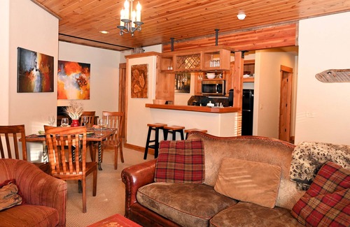 Big Sky Ski Chalet | Two Bed Apt in Large Private Home - great base to explore Yellowstone area