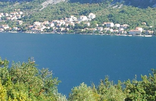 Prcanj Apartment | TWO BED APT WITH POOL IN PRCANJ, KOTOR, STUNNING VIEWS, MINUTES FROM WATERFRONT