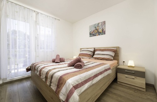 Marsici Apartment | Two bedroom apartment with terrace and sea view Sveti Vid, Krk (A-22249-b)