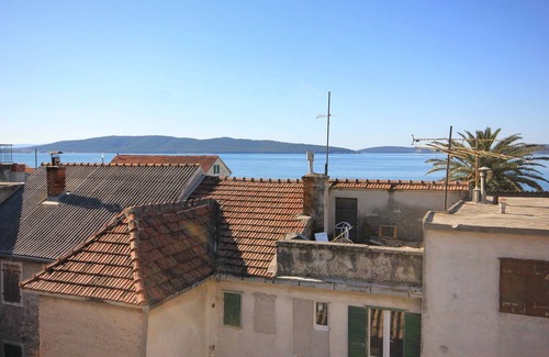 Kastel Kambelovac Apartment | Two bedroom apartment with balcony and sea view Kaštel Kambelovac, Kaštela (A-8679-a)