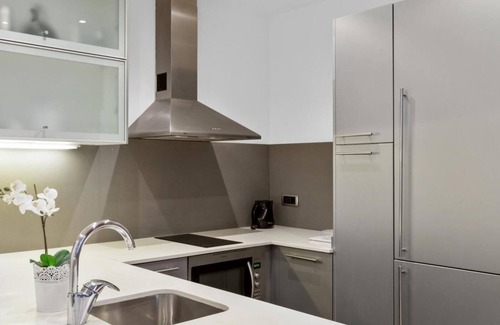 El Raval Apartment | Two bedroom and two bathroom apartment. Best option to stay in Barcelona!