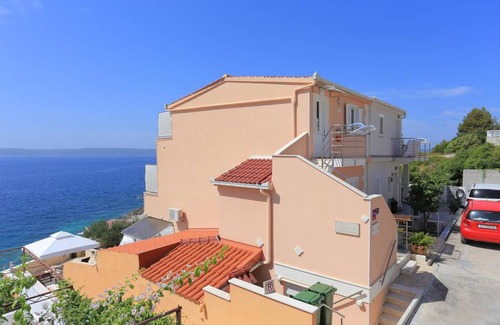 Businci Apartment | Two bedroom apartment near beach Rastići, Čiovo (A-5234-a)
