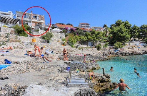 Businci Apartment | Two bedroom apartment near beach Rastići, Čiovo (A-5234-a)
