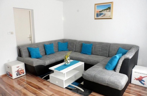 Smoljanac Apartment | Two bedroom apartment with balcony Smoljanac, Plitvice (A-5194-b)