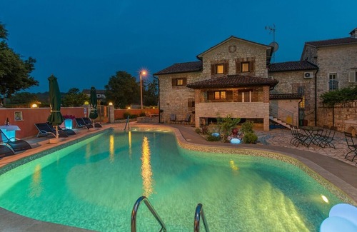 Kruncici Apartment | Two-Bedroom Apartment Ento with Balcony