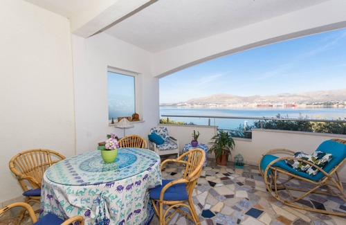 Okrug Gornji Apartment | Two bedroom apartment near beach Okrug Gornji, Čiovo (A-459-a)