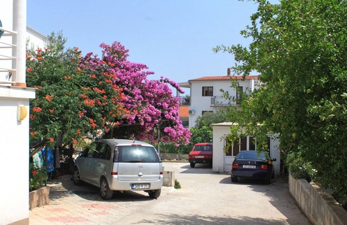 Businci Apartment | Two bedroom apartment with balcony Rastići, Čiovo (A-6863-f)