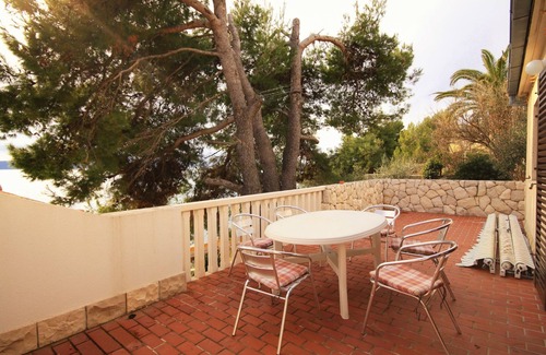 Businci Apartment | Two bedroom apartment near beach Rastići, Čiovo (A-8619-a)