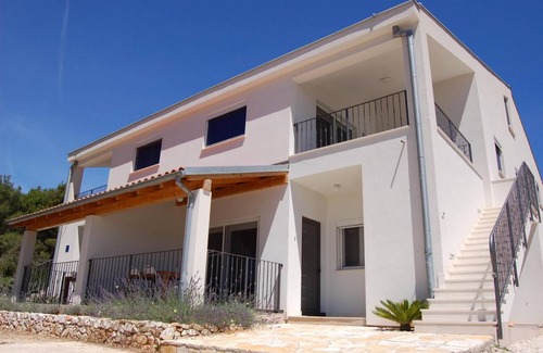 Verunic Apartment | Two bedroom apartment with terrace and sea view Verunić, Dugi otok (A-15209-a)