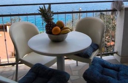 Stomorska Apartment | Two bedroom apartment near beach Stomorska, Šolta (A-24449-a)