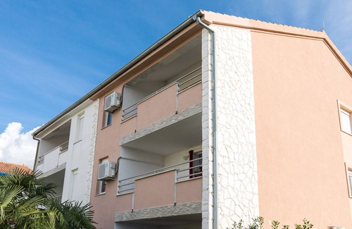 Vantacici Apartment | Two bedroom apartment with balcony Vantačići, Krk (A-22447-a)
