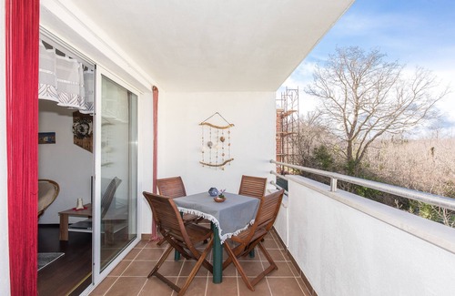 Vantacici Apartment | Two bedroom apartment with balcony Vantačići, Krk (A-22447-a)