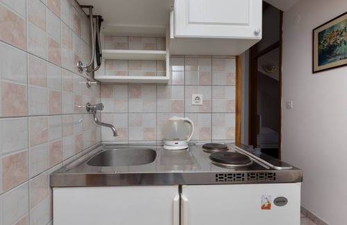 Jesenice Apartment | Two bedroom apartment near beach Sumpetar, Omiš (A-11462-a)