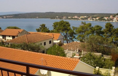 Loviste Apartment | Two bedroom apartment with balcony and sea view Lovište, Pelješac (A-18656-b)