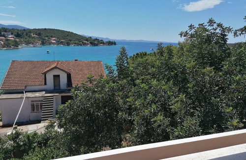 Loviste Apartment | Two bedroom apartment with balcony and sea view Lovište, Pelješac (A-22220-c)