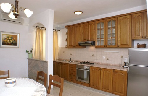 Lumbarda Apartment | Two bedroom apartment with terrace and sea view Lumbarda, Korčula (A-4370-a)