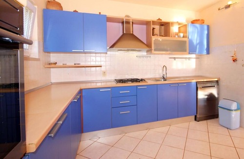 Lumbarda Apartment | Two bedroom apartment near beach Lumbarda, Korčula (A-9172-a)