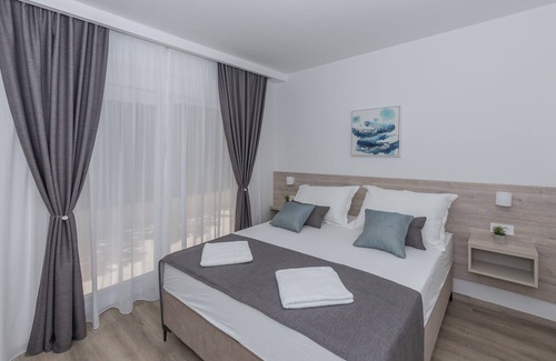 Donja luka Apartment | Two bedroom apartment with terrace Makarska (A-19134-f)