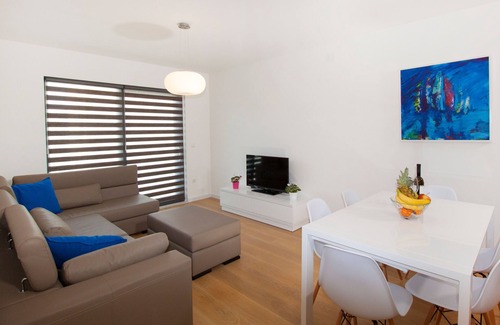 Makarska Old Town Apartment | Two bedroom apartment with balcony Makarska (A-19145-a)