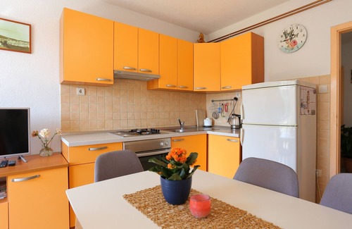 Ratac Apartment | Two bedroom apartment with balcony Makarska (A-13222-a)